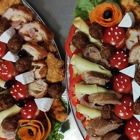 Hotel Randevu Panzio Miercurea Ciuc Zewnętrze zdjęcie